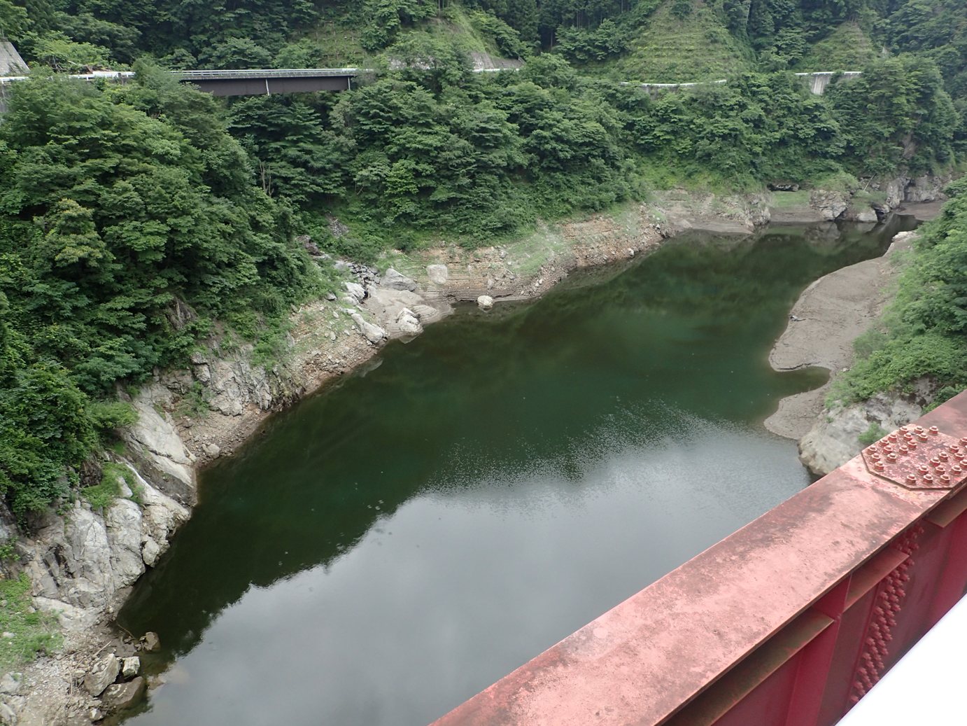 浦山大橋上流の満水時状況写真