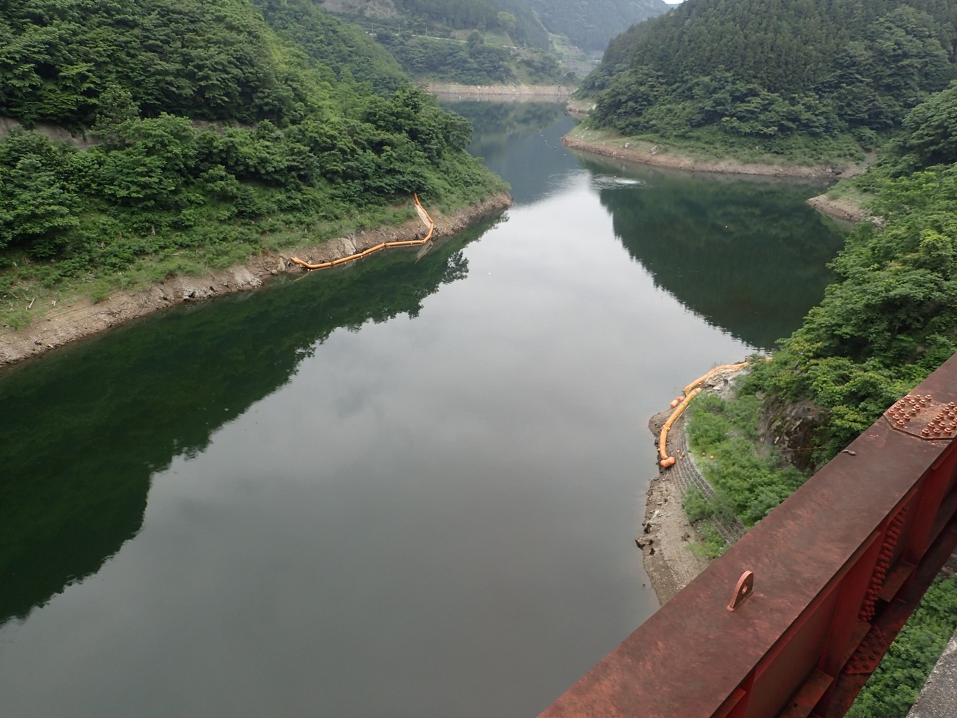 浦山大橋下流の満水時状況写真