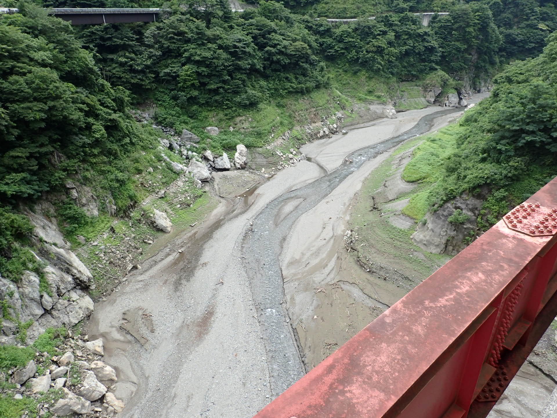 浦山大橋上流の平成29年7月28日時点状況写真