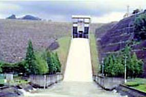 寺内ダムの写真
