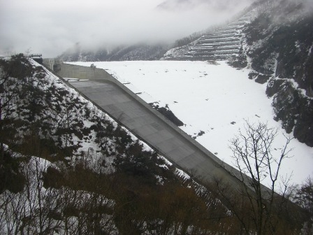 徳山ダム（冬）
