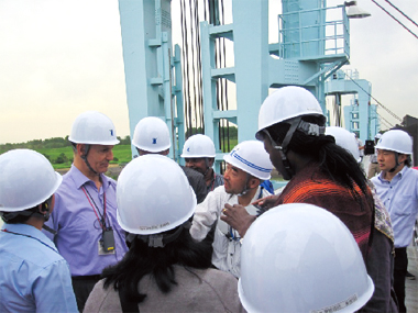 A lecture given by JWA staff at the time of JICA Integrated water resources management training in 2014