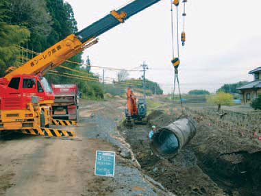 Replacing a branch pipeline at the Kisogawa Canal