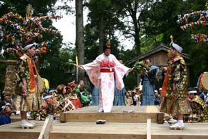 熊野神社の稚児舞 (富山市)