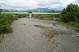 㗬