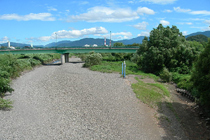 㗬