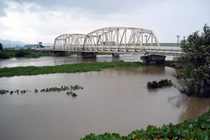 難波橋上流