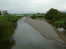 㗬