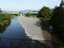 㗬