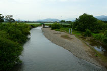 㗬