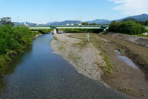 㗬