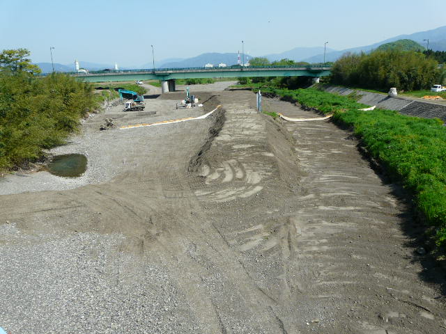 㗬