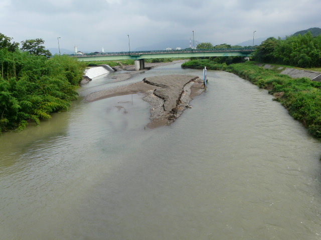 㗬