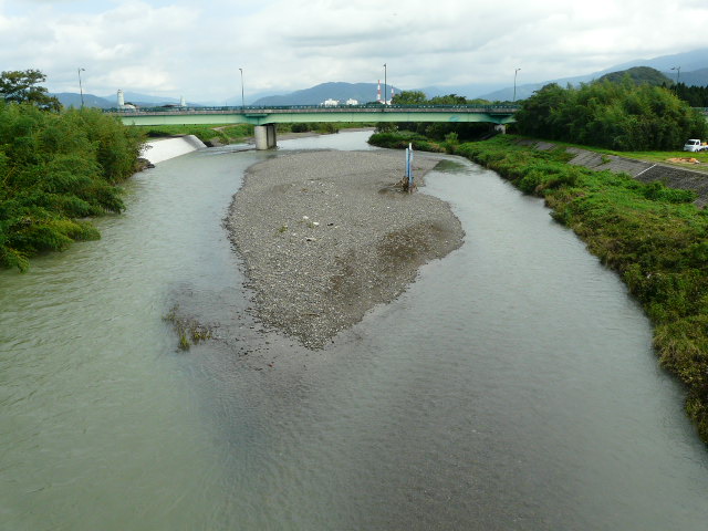 㗬
