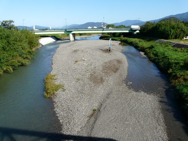 㗬