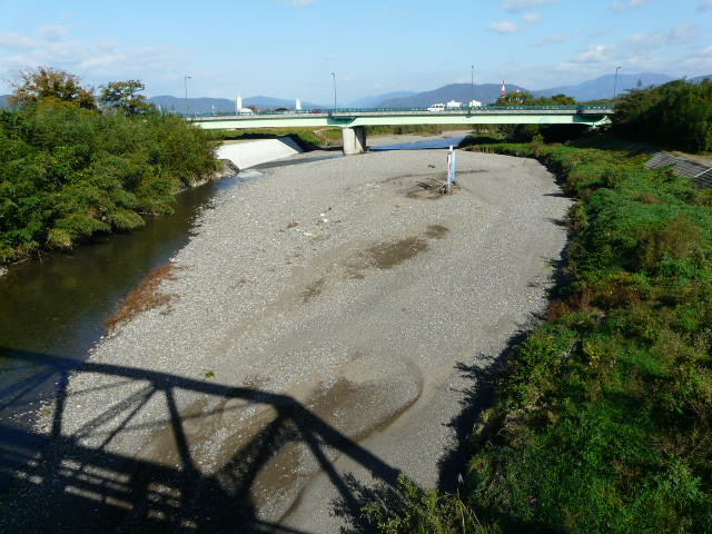 㗬