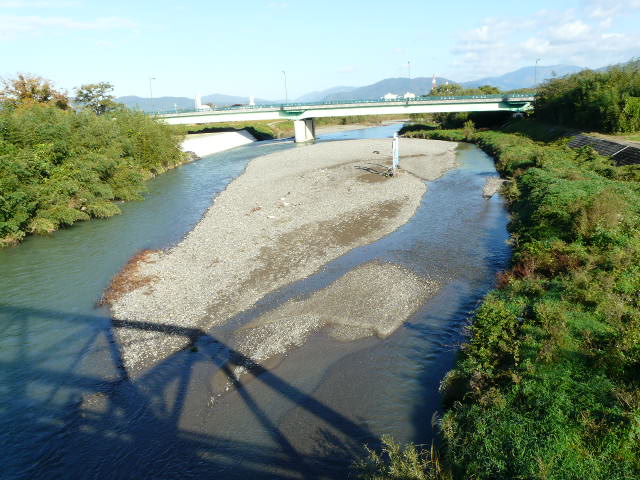 㗬