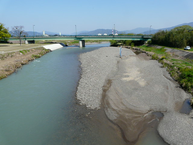㗬