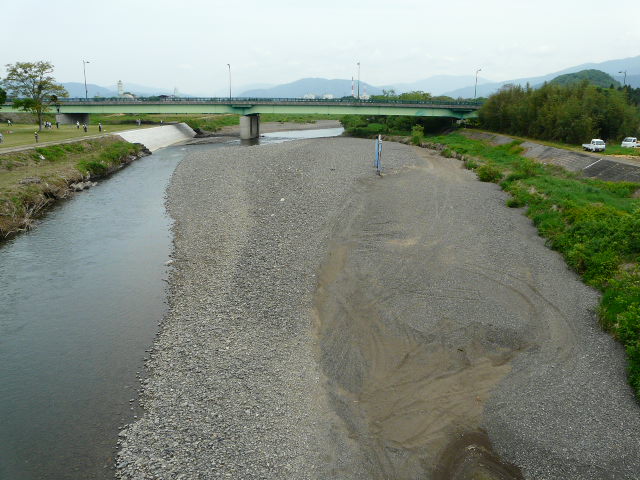 㗬