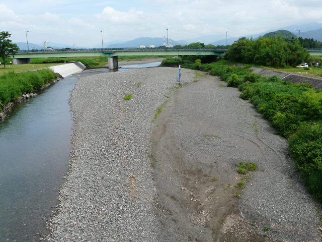 㗬