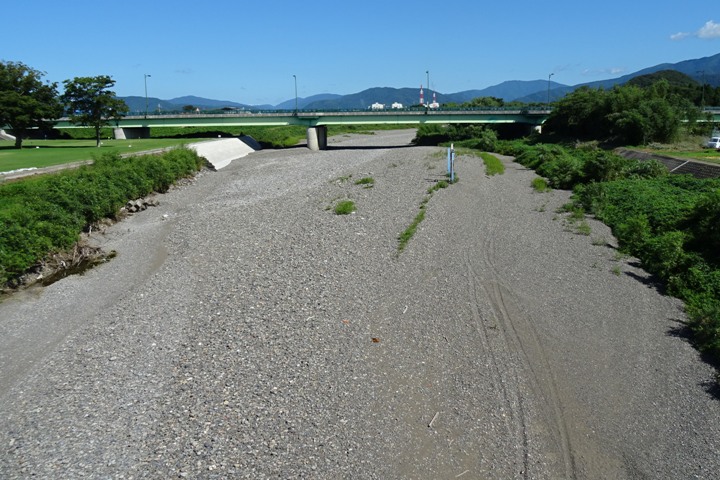 㗬