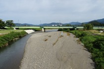 㗬