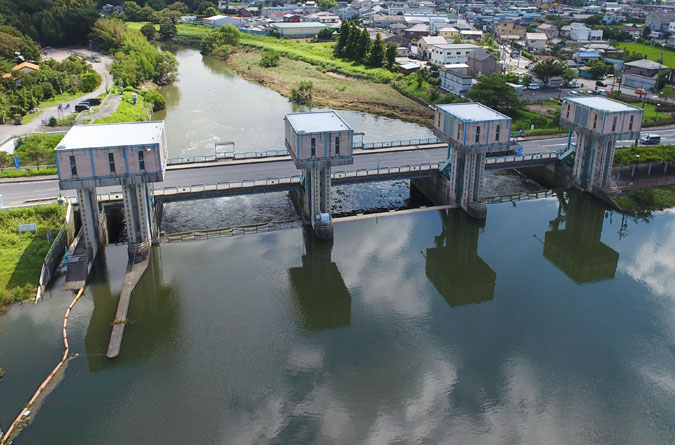 上空から見た末田須賀堰