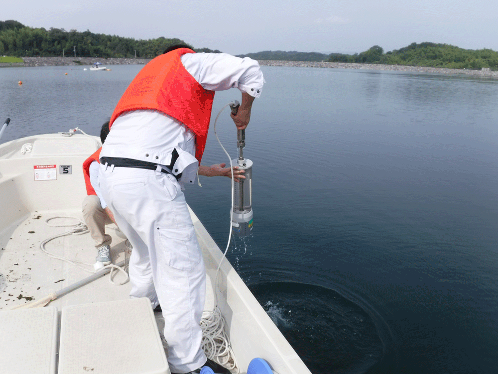 水質測定(宝山湖)画像