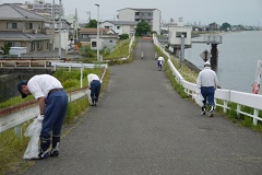 上流へ向かいます